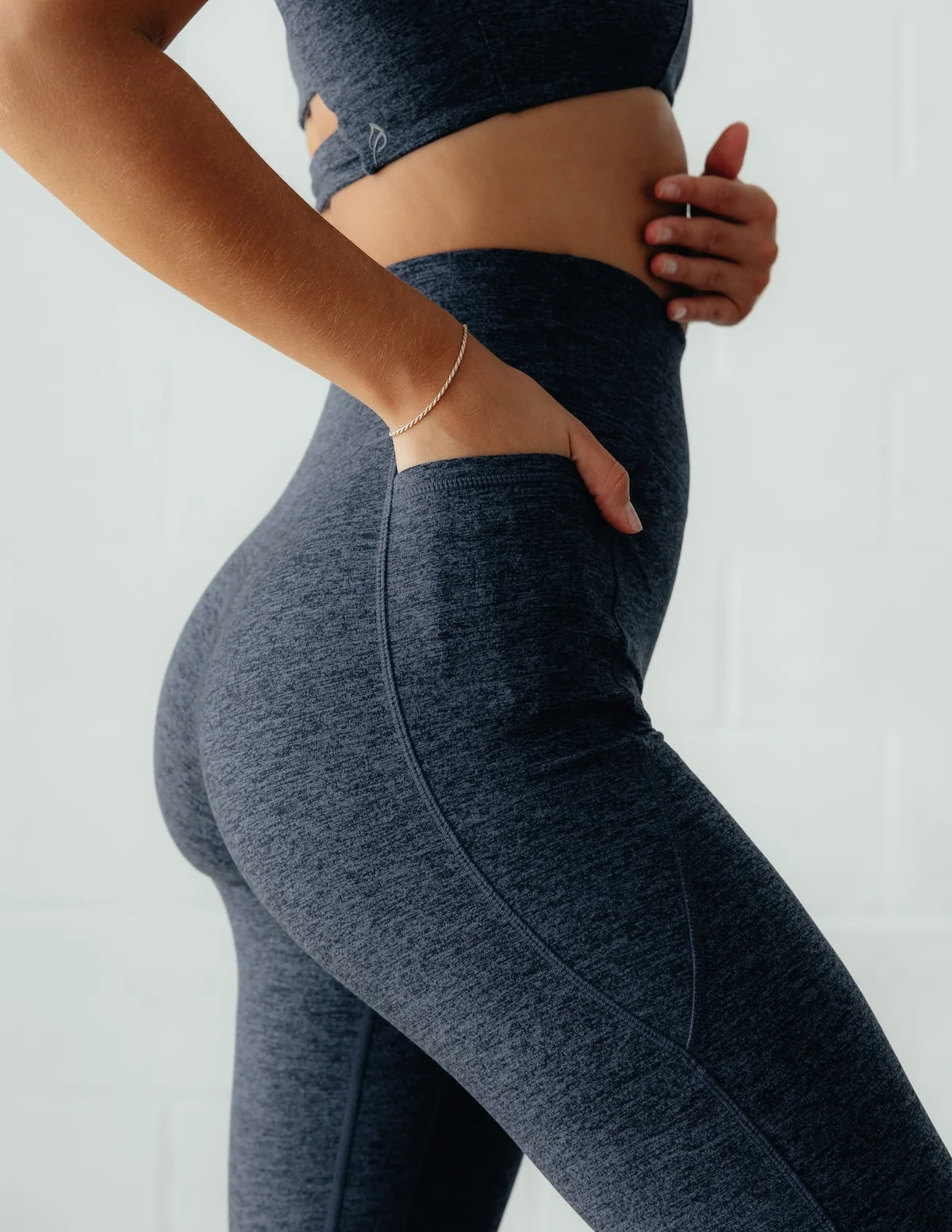 BAREFORM Classic Pocket Legging : 27" - Image 9
