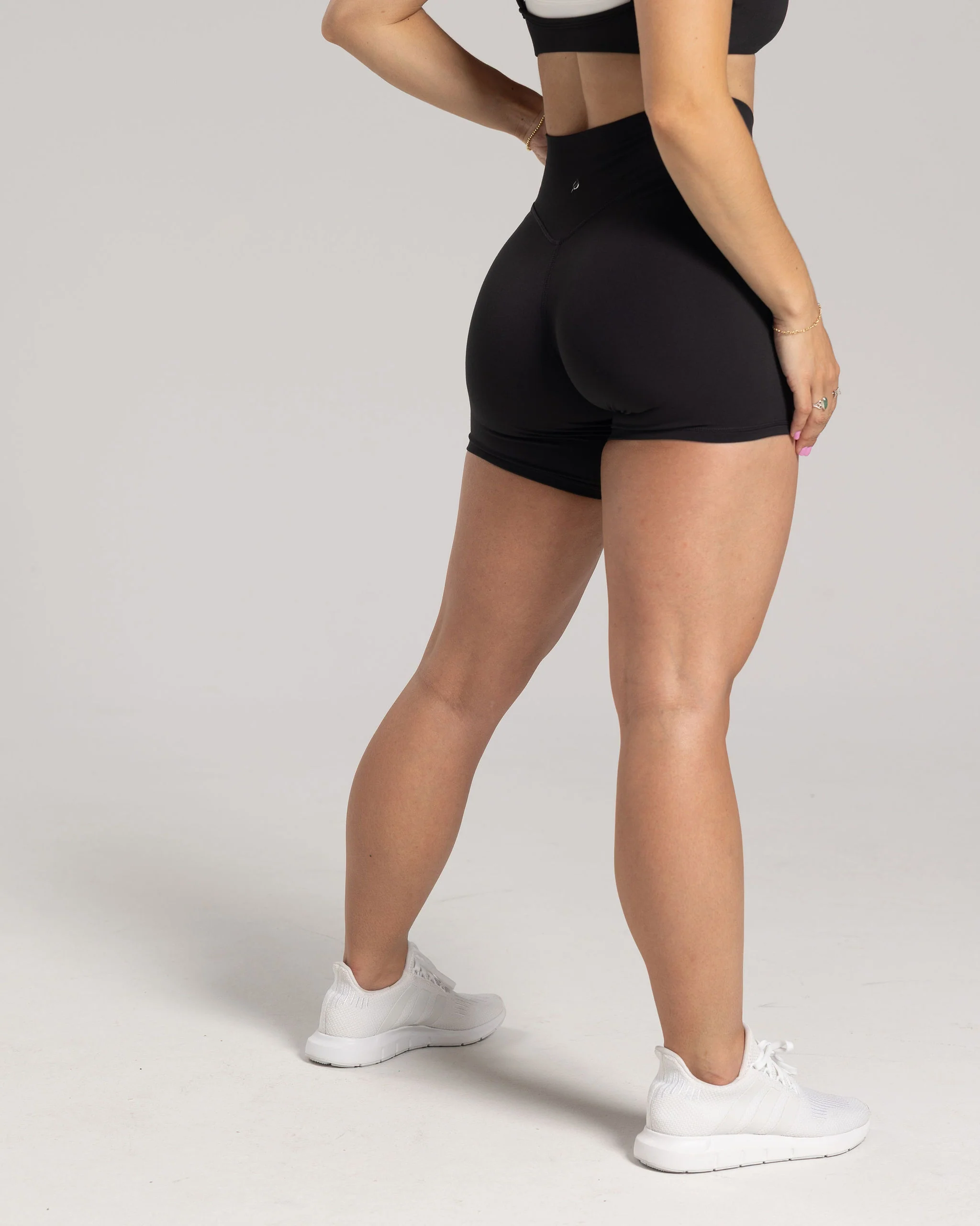PURELUXE Classic Short : 6" - Image 9